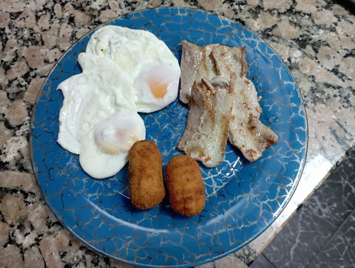 icon-00-Combinado-Huevos-Panceta-y-Croquetas.jpeg