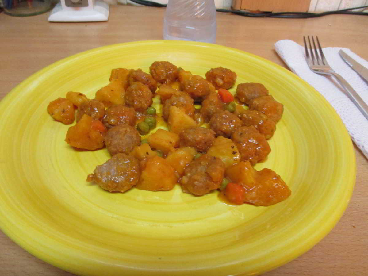 icon-Albondigas-con-Patatas-01.jpg